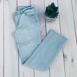 Loft Light Denim Modern Straight Fit Jean Size 6P